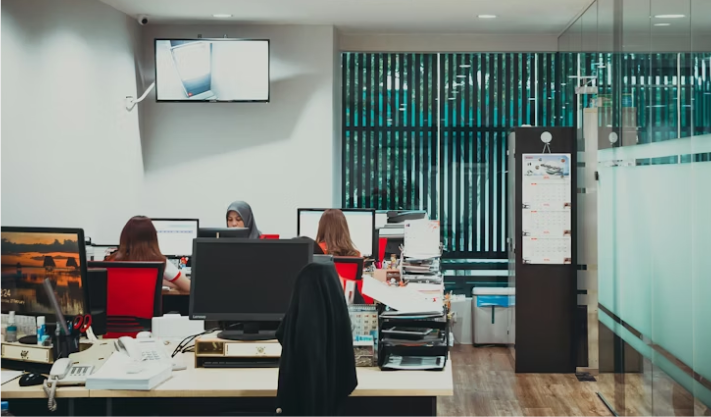 How to Reassure Employees That AI Is Here to Help, Not Replace Them