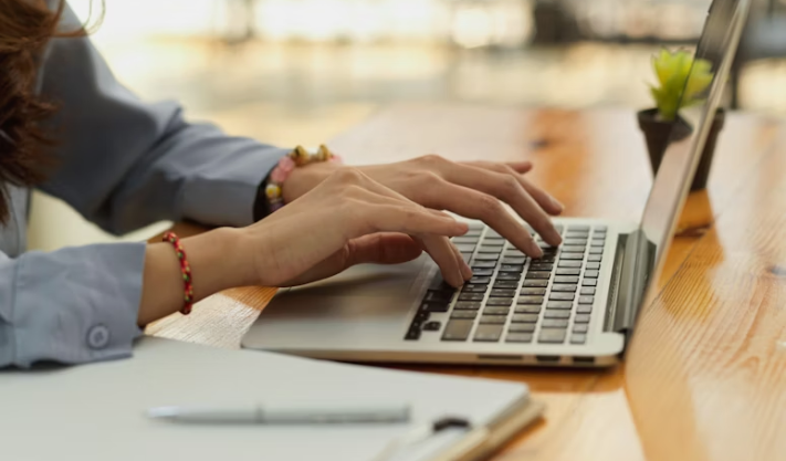 How to Use LinkedIn Articles to Expand Your Online Visibility