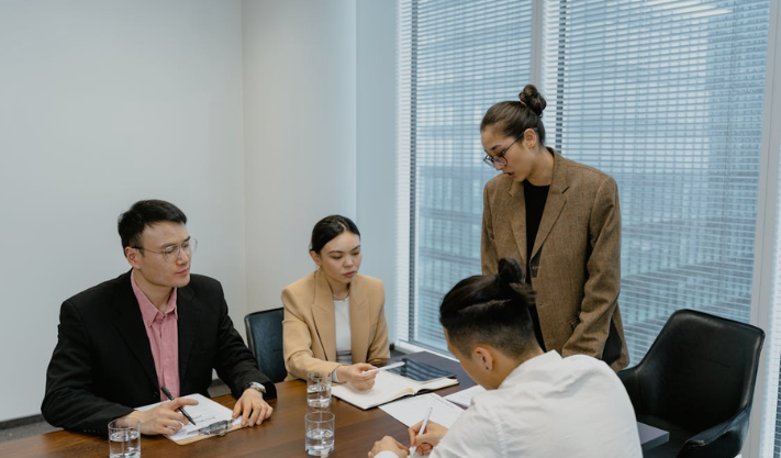8 Powerful ChatGPT Prompts to Sharpen Leadership Skills in Uncertain Times