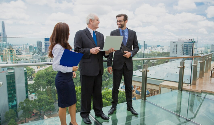 How to Start and Grow a Successful Real Estate Business