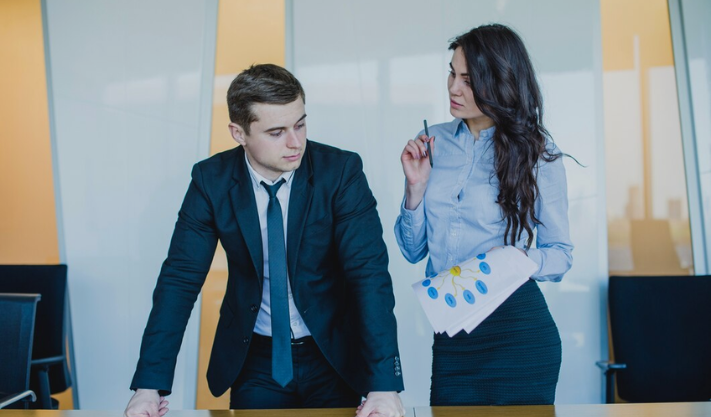 What Is the Difference Between a Leader and a Manager?